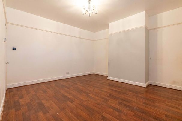 3 bed flat to rent in East View, Wideopen, NE13 - Photo 1