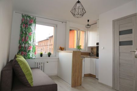 Kawalerka w ścisłym centrum. Całość za 1500 zł - Photo 2