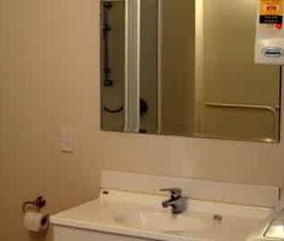 MODERN, EASY LIVING IN PRIME SUNNY LOCATION - Photo 4