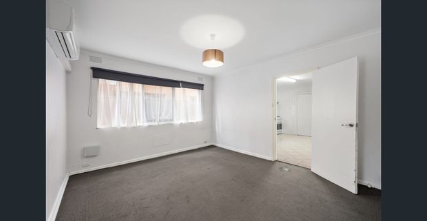 Very conveniently located - Photo 1