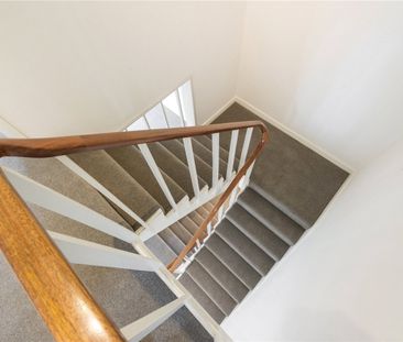 Acacia Gardens, St John's Wood, London, NW8 6AH - Photo 2