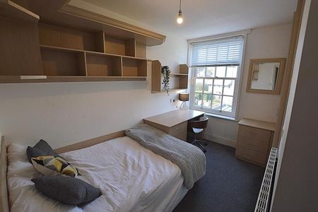 Chapel Street, - Photo 3