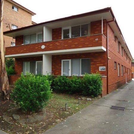 Two bedroom Apartment with floorboards throughout - Photo 3