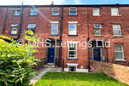 Room 4, 4 Midland Road, Leeds, LS6 1BQ - Photo 5