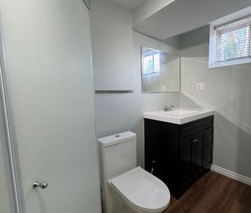 For Lease - 219 Steel Street, Barrie, Ontario - Photo 3