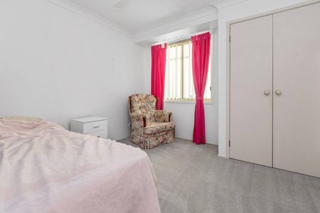 SPACIOUS HOME IN QUIET LOCATION!! - Photo 4