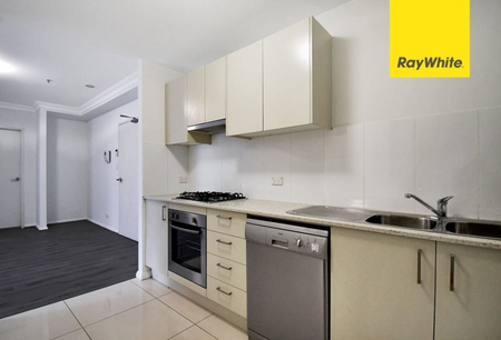 EXECUTIVE TWO BEDROOM LIVING IN PRIME PARRAMATTA CBD LOCATION - Photo 5