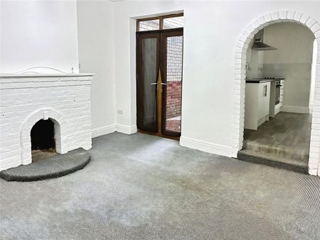 3 bedroom terraced house to rent - Photo 2