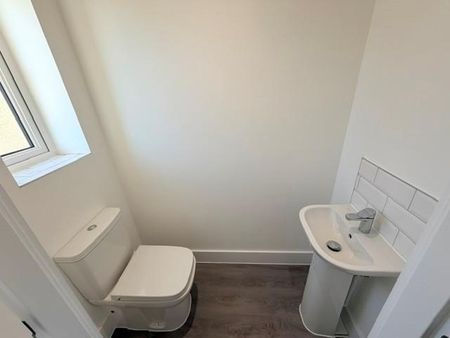 2 bedroom semi-detached house to rent - Photo 5