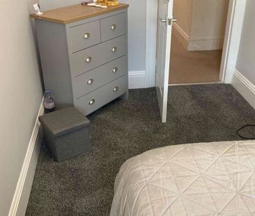 Mount Gould Road Room 3 - Photo 5