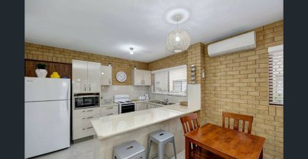 Modern Coastal Living in Bargara 2-Bedroom Fully Furnished Unit - Photo 4