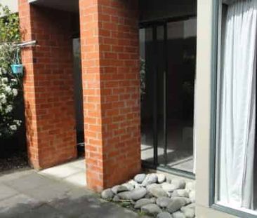 Private Townhouse in Convenient Merivale Location - Photo 5