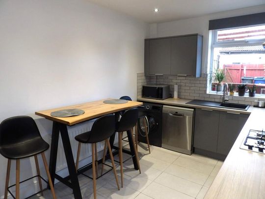 3 bedroom terraced house to rent - Photo 1