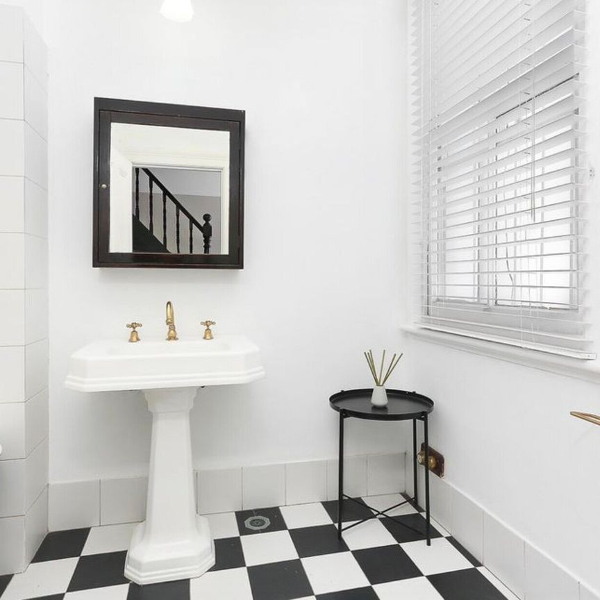 Paddington - Photo 1