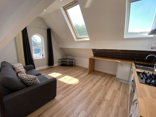 2 Bed Flat, Withington Road, M16 - Photo 1