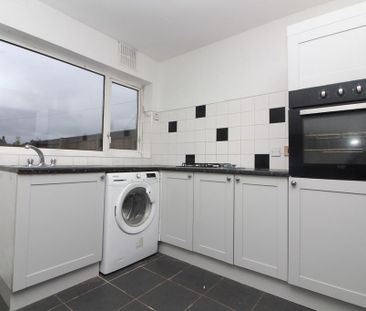 2 bedroom semi-detached house to rent - Photo 4