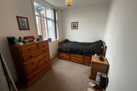 Middlecroft Lane - Photo 3