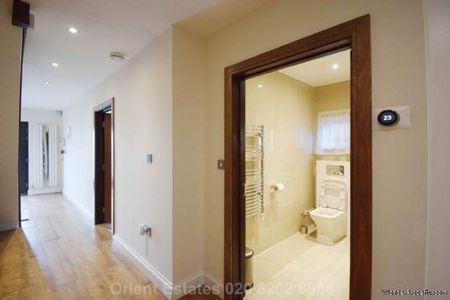 5 bedroom property to rent in London - Photo 3