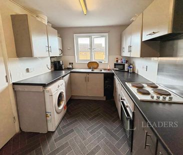 1 bedroom in a house share to rent - Photo 2