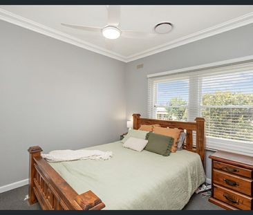 Stunningly Renovated Home with Large Backyard – A Must-See! - Photo 4