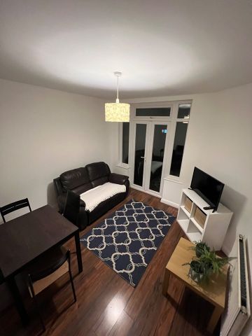 3 Bed Terraced House, Norbury Court Road, SW16 - Photo 2