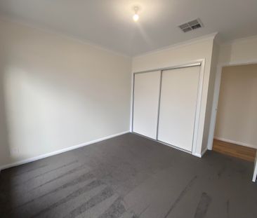 163 Brooklyn Drive, THURGOONA NSW 2640 - Photo 4