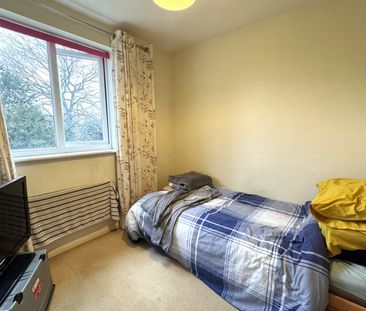 Newsham Road, Woking, Surrey, GU21 - Photo 4