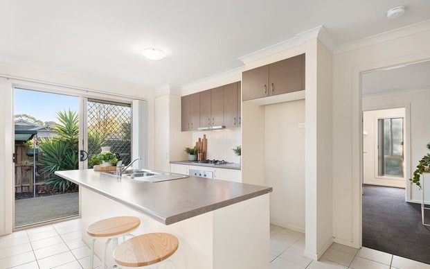 Beautifully Maintained 3-Bedroom Home in Prime Pakenham Location! - Photo 1