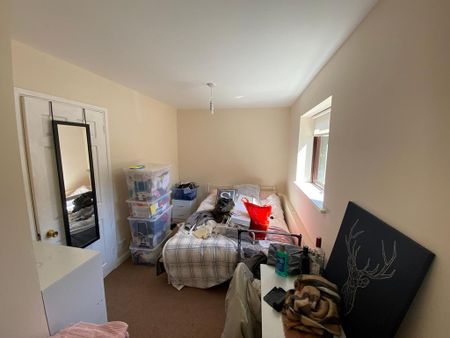 3 bedroom flat to rent - Photo 3