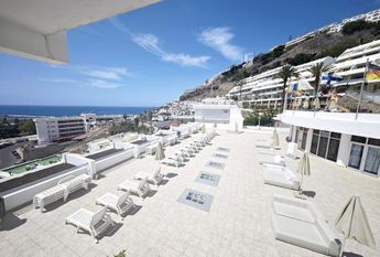 Puerto Rico, Canary Islands 35130