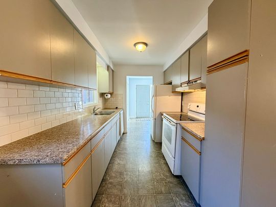 For Lease - 35 Buchanan Street, Barrie, Ontario - Photo 1