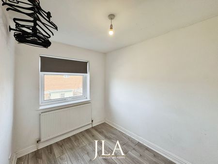 2 bed terraced house to rent in Welham Walk, Leicester, LE4 - Photo 3