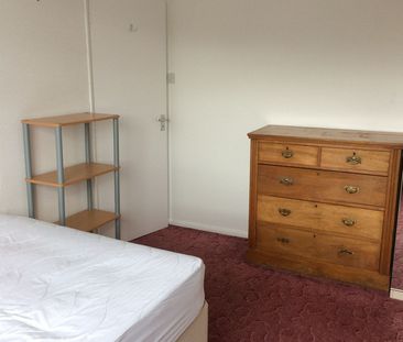 4 bed semi-detached house to rent in Norvic Drive, Norwich, Norfolk - Photo 3