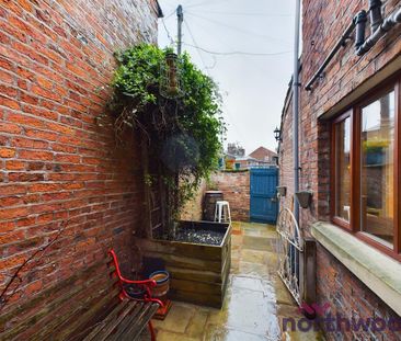 2 bedroom terraced house to rent - Photo 1