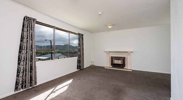 Cosy 3 Bedroom Home in Sought After Kelson - Photo 1