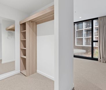 AUSTRALIAN LUXURY THAT FEELS LIKE HOME! - Photo 2