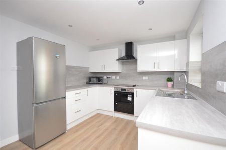 3 bedroom house - Photo 3