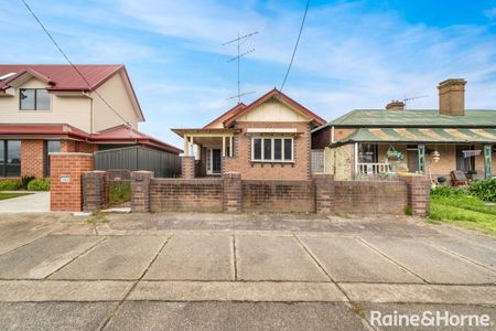 2-Bedroom House in Goulburn - $500 per week - Photo 5