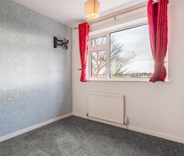 3 bedroom semi-detached house to rent - Photo 6