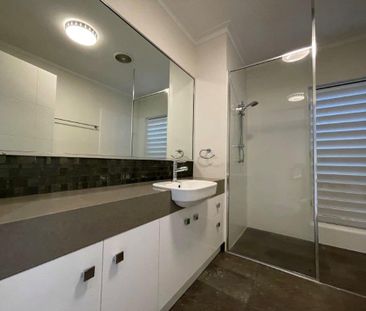 3 Bedroom Beachfront Home - Photo 1