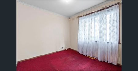 3 BEDROOM HOME IN GREAT LOCATION - Photo 4