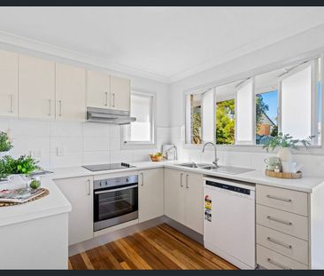 NESTLED WITHIN A QUIET CUL-DE-SAC - Photo 4