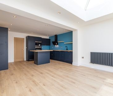 Neargates, Charnock Richard, PR7 5EY - Photo 3