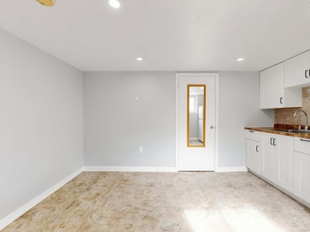 For Lease - 35 Macdonald Avenue Unit# Basement, Toronto, Ontario - Photo 4