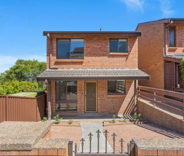 Updated townhouse in the heart of Wollongong - Photo 5