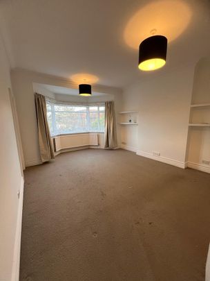 2 Bed Flat, Golders Green Road, NW11 - Photo 1