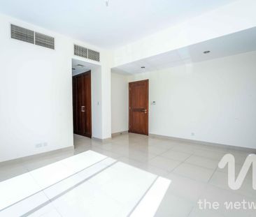 Perfect Location | Type 1 | Large 3 Bed + Maids - Photo 6