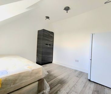 Room in a Shared House, Upper Tooting Road, SW17 - Photo 2