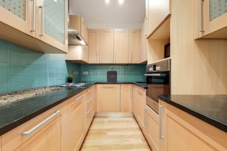 2 Bed Flat, Marshall St, W1F - Photo 5