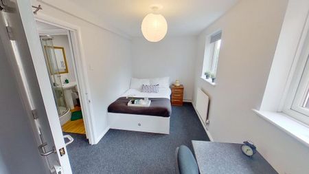 7 bedroom flat to rent - Photo 4